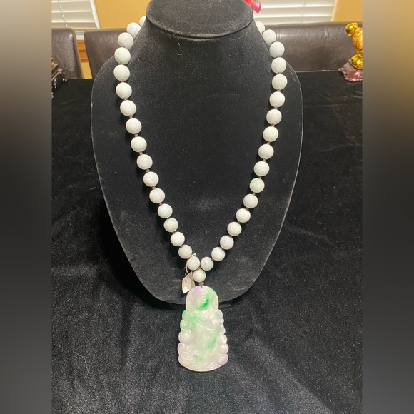 One of a kind! 26inch natural jade necklace with a 3 1/2 inch Guanyin pendant. - Picture 3 of 11